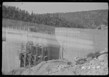 Big Creek Powerhouse #4 - General view of trashrack - Block 13