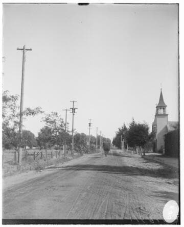 A street scene in Santa Ana showing distribution lines