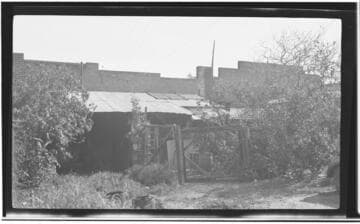 Clean up Campaign - back alley  in Santa Paula