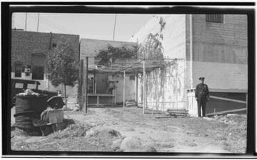 Clean up Campaign - back alley  in Santa Paula