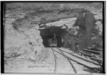 Shaver Lake Dam during construction