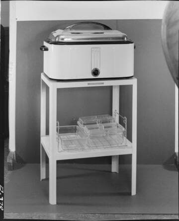 Westinghouse standard roaster on table