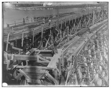 Big Creek Huntington Lake Dams - Pouring concrete Dam #3, Huntington Lake. Job H