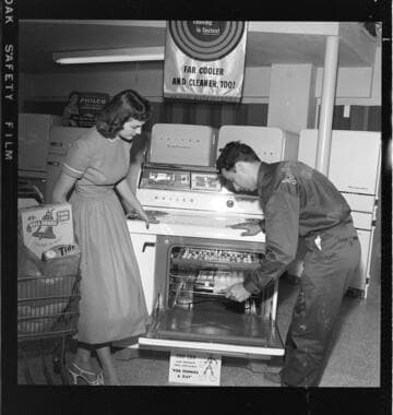 Home Exhibition booth promoting electric cooking