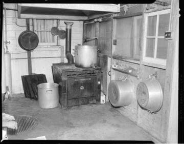 Large kitchen & laundry room