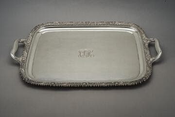 Cushion-shaped tray