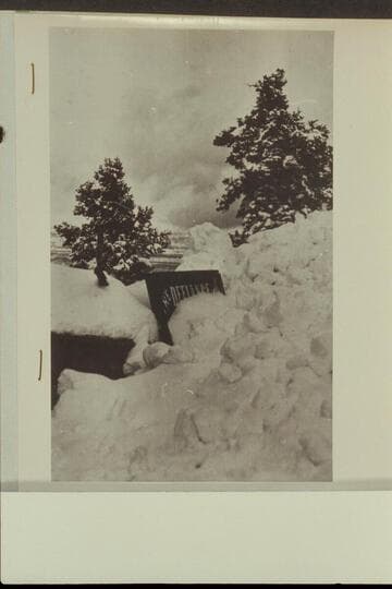 "Defiance" in the snow near Kolb Studio [on south rim]