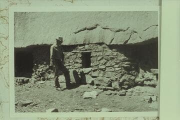 Well preserved room in row of three opposite Woolsey Point