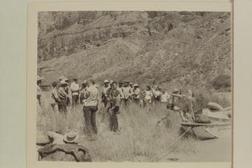 The Bundy family at Whitmore Trail to welcome the "Esmeralda II"