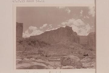 The mouths of Nancoweap and Little Nancoweap Canyons