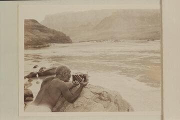 Photography at the Colorado River near the foot of the Tanner Trail