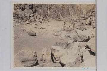 Swain-Hatch crew at lining of Horn Creek Rapid.  Bright Angel gauge: 2070 cfs