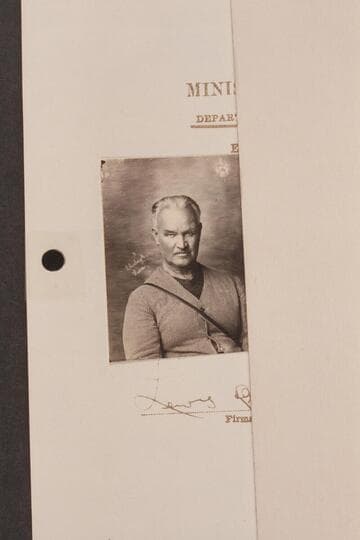[Lewis Ransome Freeman's photo on photocopy of Peruvian visa dated 1942, Aug. 04]