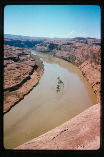 Down Lake Powell from rim; Poor Man's Placer from Mile 109.75