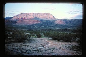 Lava flows into Whitmore Wash