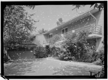 Off, Charles, residence