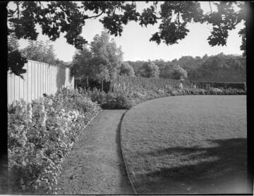 [Unidentified residence]