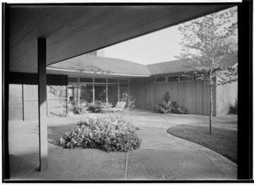 Menafee, Mr. and Mrs. P. L., residence