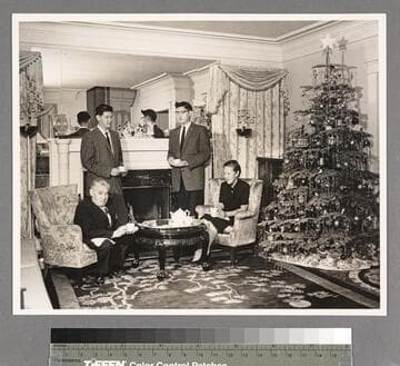 Family portrait of the Hong family