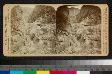 Old Mining Trail between Bridal Veil and Mooney Falls, Cataract Canyon