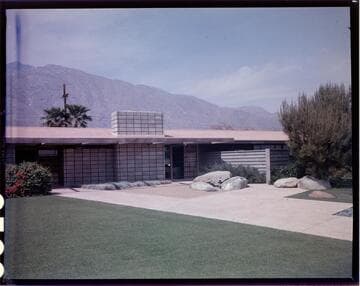 [Unidentified residence]