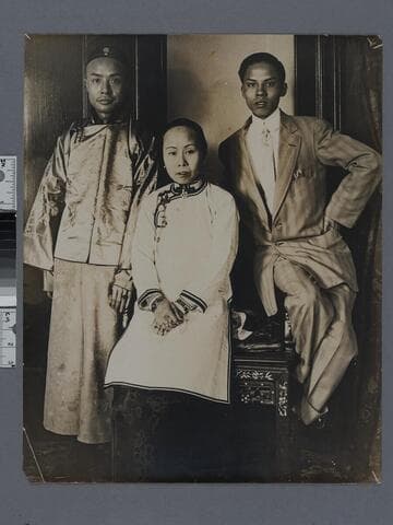 Portrait of Chinese family, Old Chinatown, Los Angeles