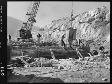 Big Creek - Mammoth Pool - Placing concrete - Spillway crest