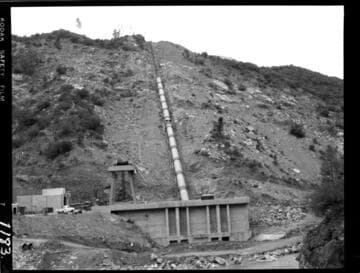 Big Creek - Mammoth Pool - General view powerhouse & penstock