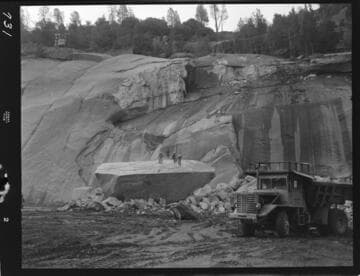 Big Creek - Mammoth Pool - Drilling of Daulton overhang boulder