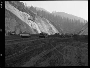 Big Creek - Mammoth Pool - Filling and compacting in cutoff areas