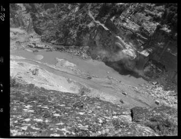 Big Creek - Mammoth Pool - Riverbed viewed from dome above west abutment