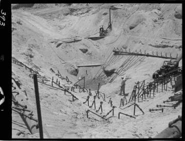 Big Creek - Mammoth Pool - General view of de-watering set-up downstream of cofferdam
