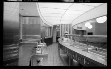 Institutional size self service cafeteria