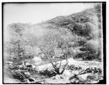 Men building the intake gate of Kaweah #2 Hydro Plant on the Kaweah River