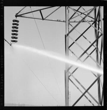 Washing tower insulators