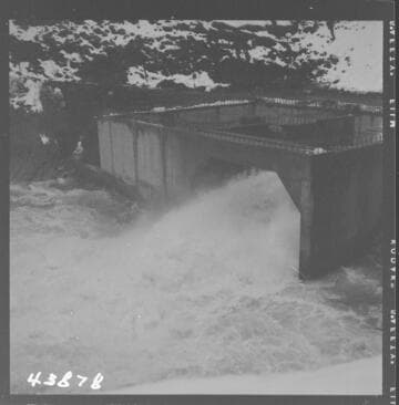 Portal Powerhouse - Flow test - Flow approximately 1100 cfs