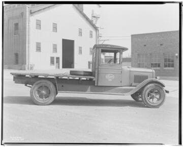 A1.3 - Auto Accidents - Edison flat-bed truck