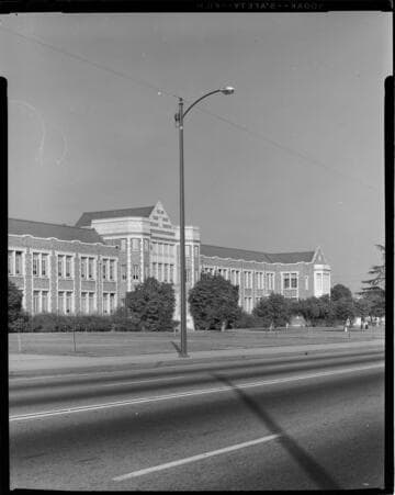Street lighting in Montebello