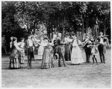 Spanish Dancers led by Joe Rivera "Los Camolas"