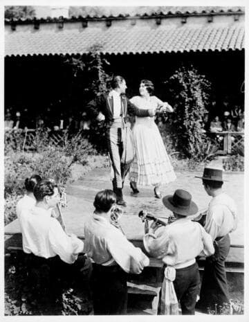 Spanish Dancers, in the Patio, El Paseo