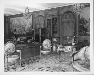 Library of the Huntington residence