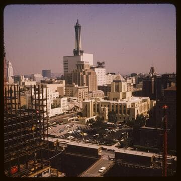 5th Street between Flower Street and Grand Avenue