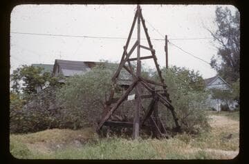 Temple Street derrick