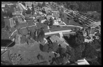 Aerial view of a residential area of Pasadena. 1913