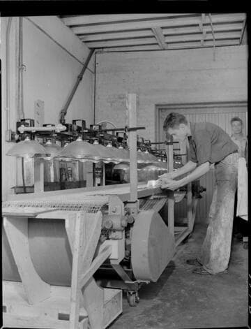 Infra-red heat - Kennedy Name Plate Co. - Vernon